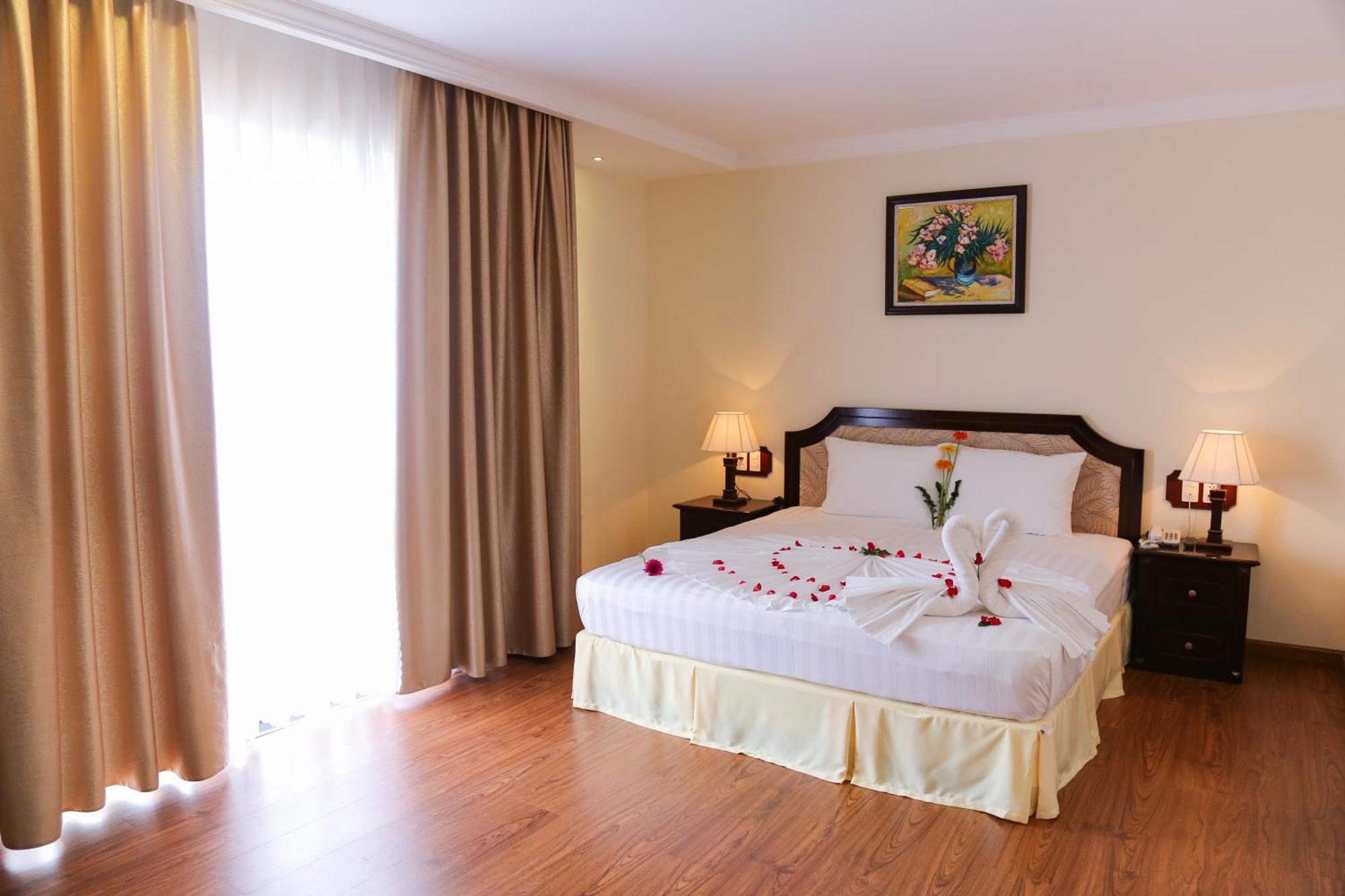 Iris Dalat Hotel Exterior photo