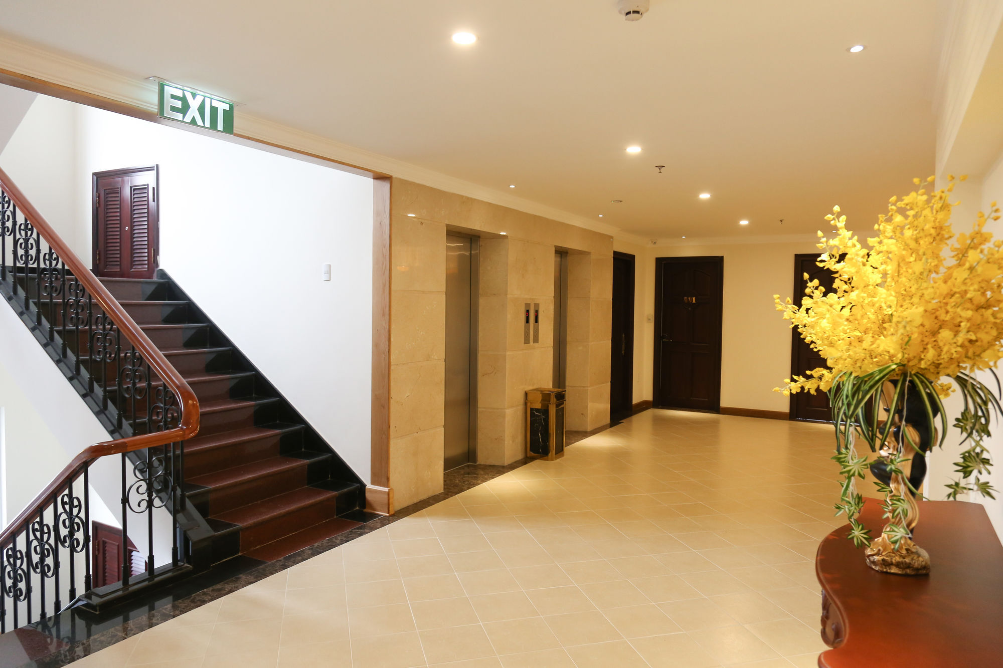 Iris Dalat Hotel Exterior photo